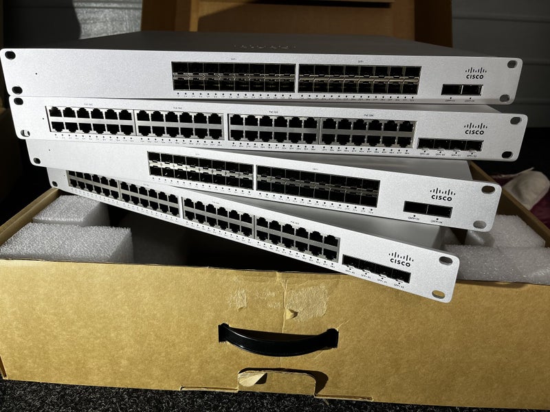 Cisco Meraki Switch Stack. x2 40GB SFP+ 32 port, x2 48 Port POE64031605358081110