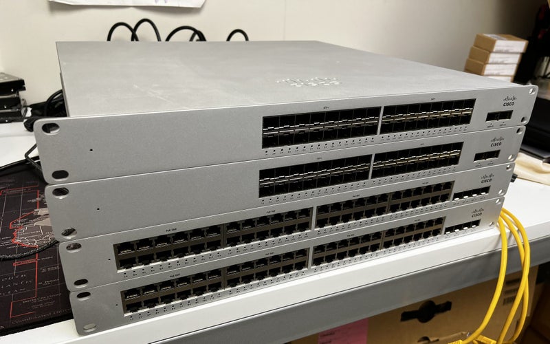 Cisco Meraki Switch Stack. x2 40GB SFP+ 32 port, x2 48 Port POE64031605358081111