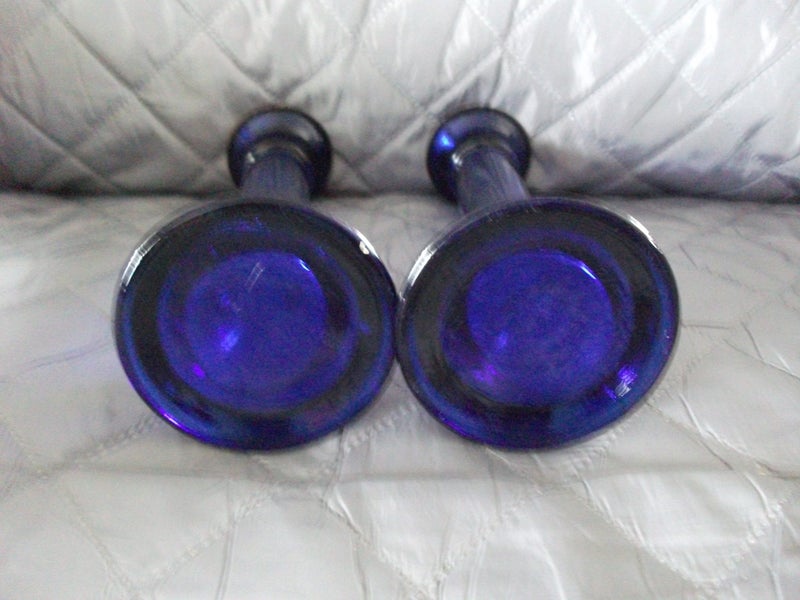 2 x COBALT BLUE GLASS CANDLE STICKS WITH GOLD TONED TRIM Carousel 4