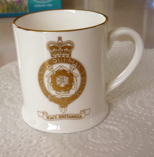 BOXED MUG - ROYAL YACHT 'BRITANNIA' Carousel 1