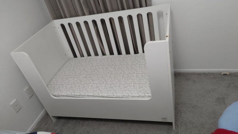 Mocka baby cot Carousel 1