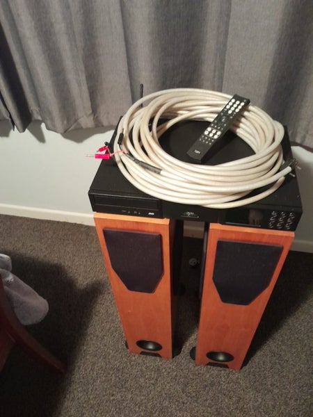 Naim unitilite and Rega RS5 loudspeakers Carousel 1