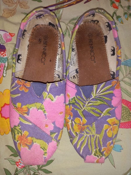 BENNICCI Floral Canvas Slip-On Shoes Carousel 1