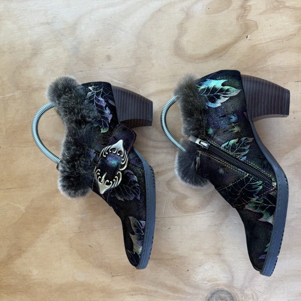 Unbranded Costume Boots Fluff and Fun Size 4063945121134977114