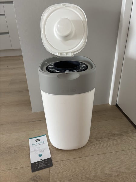 Tommee Tippee Twist & Click Nappy Bin Carousel 2
