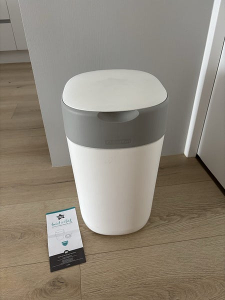 Tommee Tippee Twist & Click Nappy Bin Carousel 1