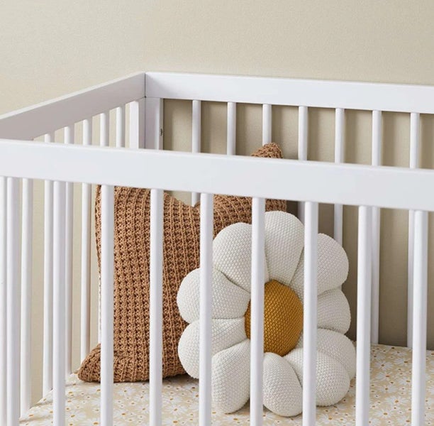 MOCKA SECONDS: Aspen Cot - White Carousel 2