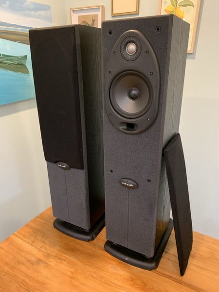 Fantastic Polk RT-600 Speakers - Outstanding Build Quality; Excellent Sound! Carousel 1