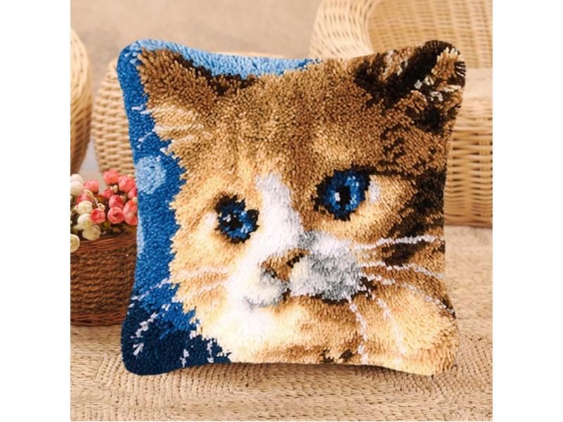 DIY Embroidery Pillow Coarse Wool Hand Knitted Cross Stitch Latch Hook Kit Carousel 1
