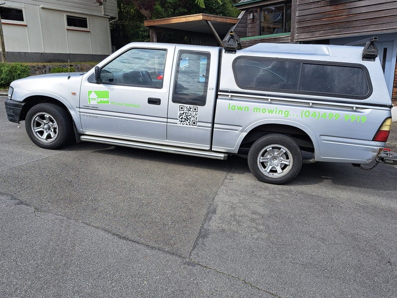 PREMIER LAWNMOWING FRANCHISE Carousel 1