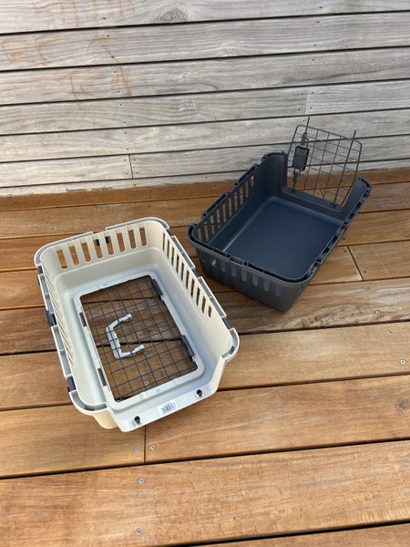 Brooklands cat carrier x-small up to 5kg Carousel 3