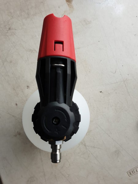 Adjustable Foam Bottle 2L Bottle - Commercial Carousel 2