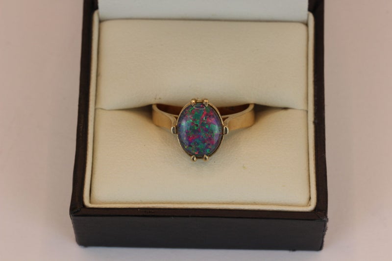 9ct Opal ring Carousel 1