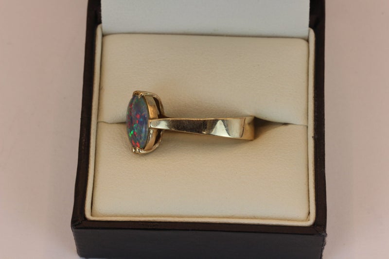 9ct Opal ring Carousel 2
