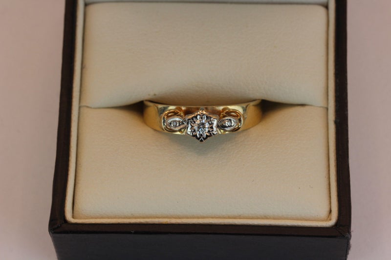 9ct Diamond ring Carousel 1