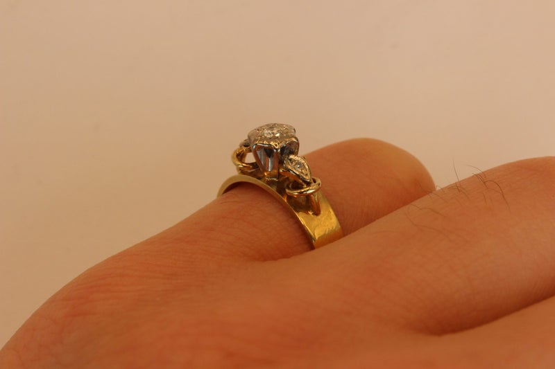 9ct Diamond ring Carousel 8