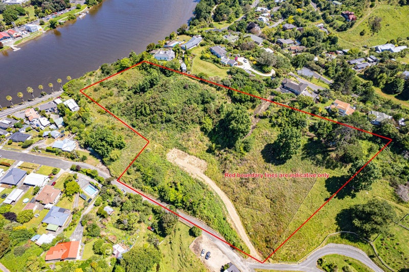 Expansive Section with City Views628633010077451125