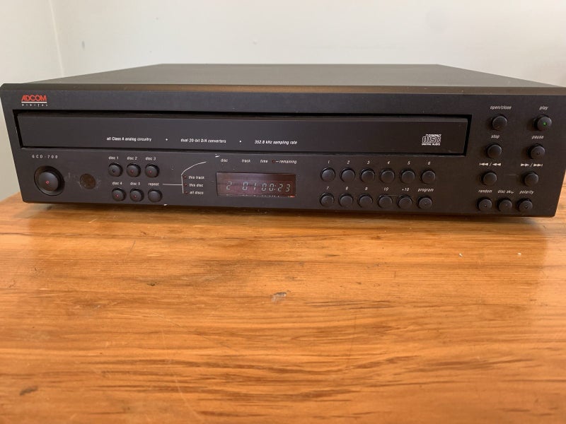 Stunning Audiophile Adcom GCD-700 5-Disc CD Player Carousel 2