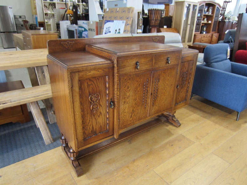 Collie's Furniture, Wellington - Art Deco Oak Sideboard c.1920 Carousel 1
