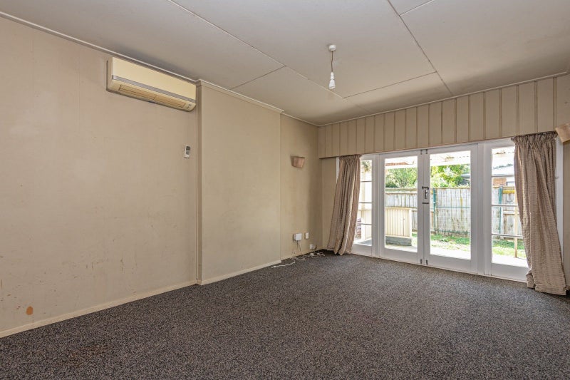 Image 3 of 11