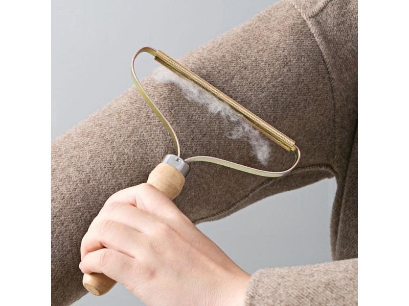 Mini Portable Lint Remover For Carpet Clothes Carousel 2