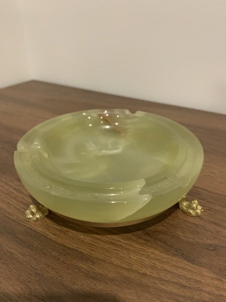 Onyx ashtray Carousel 1