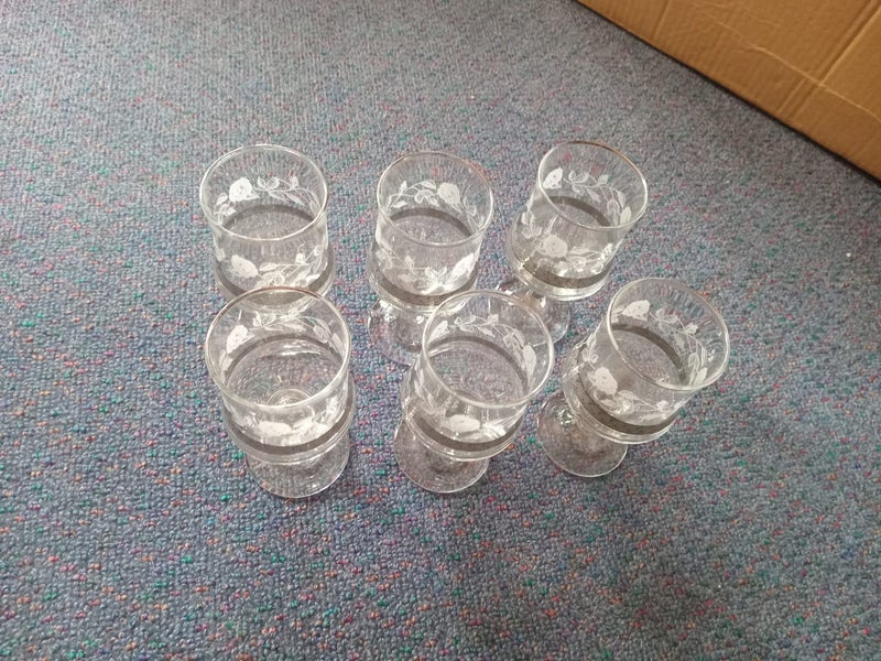 Retro Wineglass x6 Carousel 1