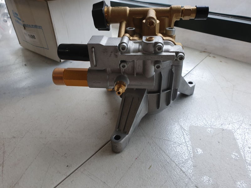 Axial pump Vertical shaft, 2800 psi @ 8.6 LPM Carousel 2