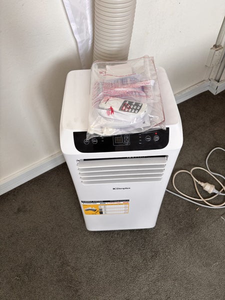 Dimplex Portable aircon unit Carousel 1
