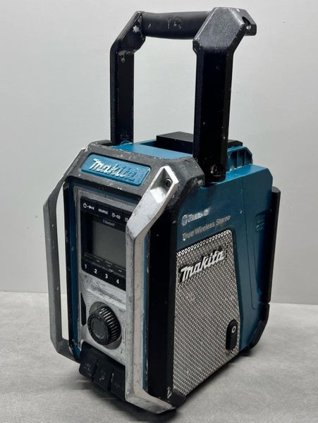 Makita 18V LXT / 12V CXT / AC Bluetooth Jobsite Radio (DMR113) Carousel 1