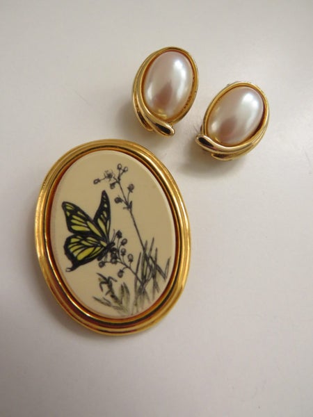 BUTTERFLY BROOCH - STEPHEN BARLOW Carousel 1