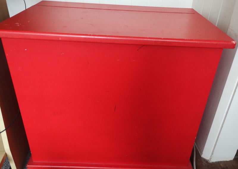 Solid red toy box Carousel 1