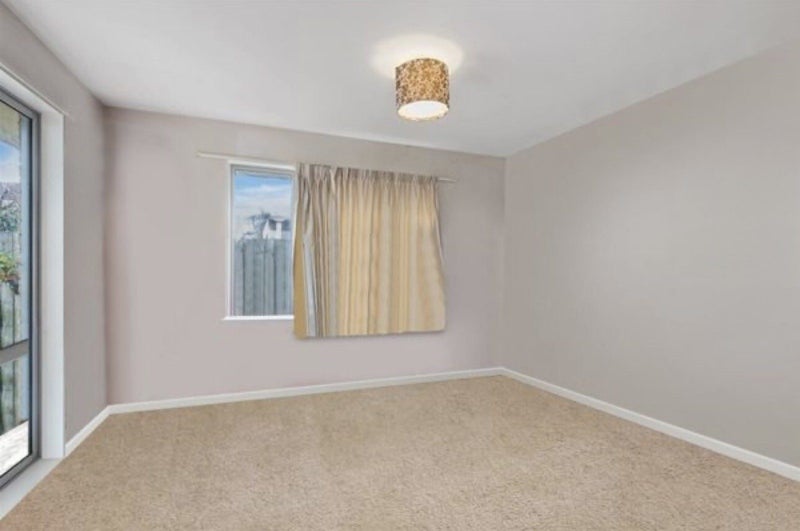 Image 3 of 7