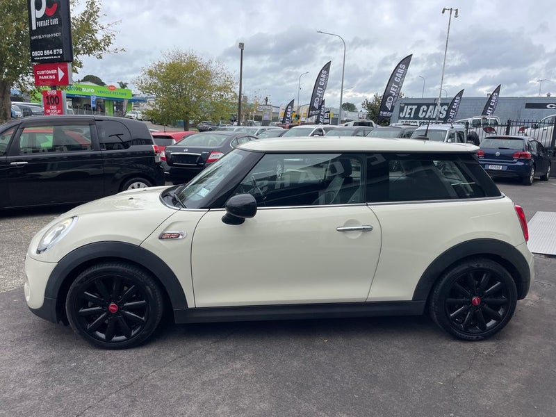 2018 MINI Cooper Cooper S UK Edition, Black Wheels62863245518467114