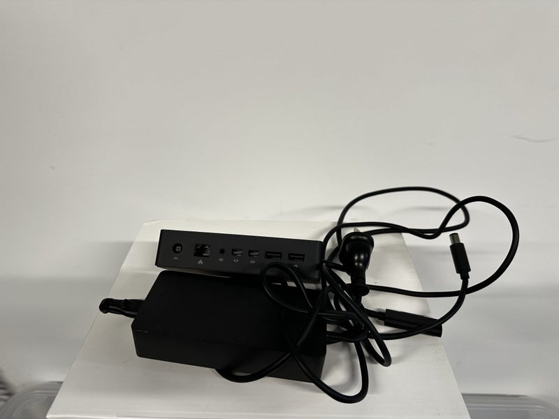 Surface Pro docking Gen 1 Carousel 1