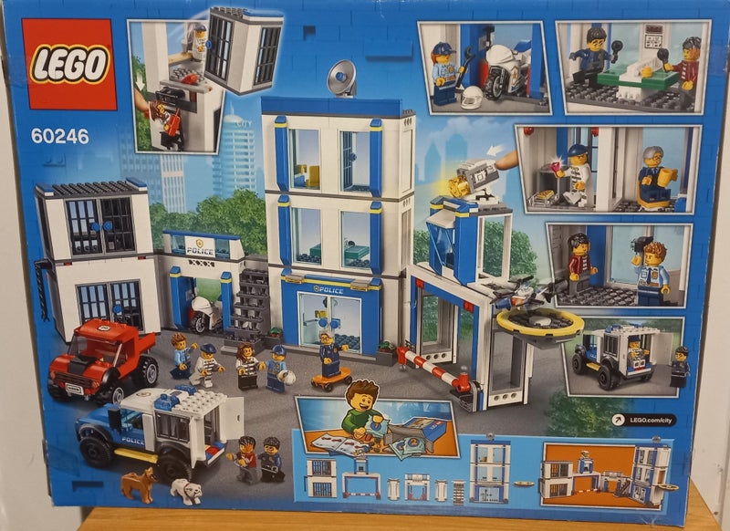 LEGO City 60246 Police Station Carousel 2