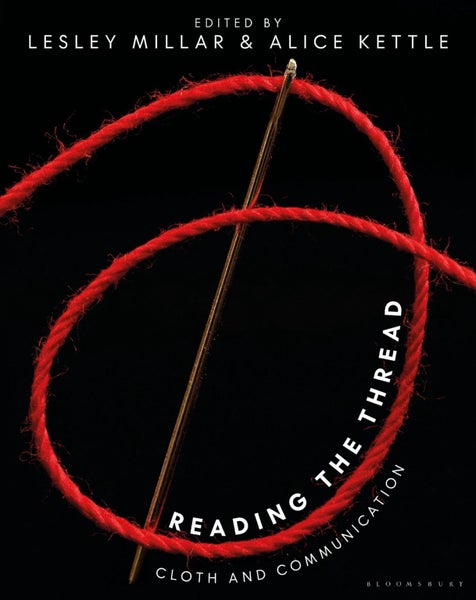 Reading the Thread by Lesley Millar - Paperback Carousel 1