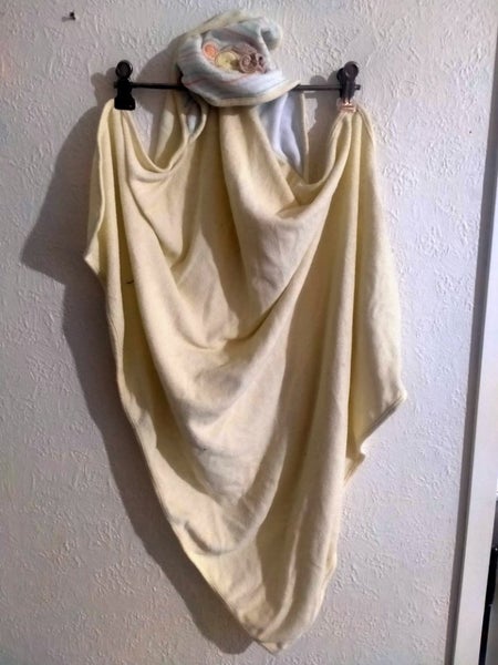 Baby Yellow Hooded Towel + 4 Wash Clothes (A) Carousel 1