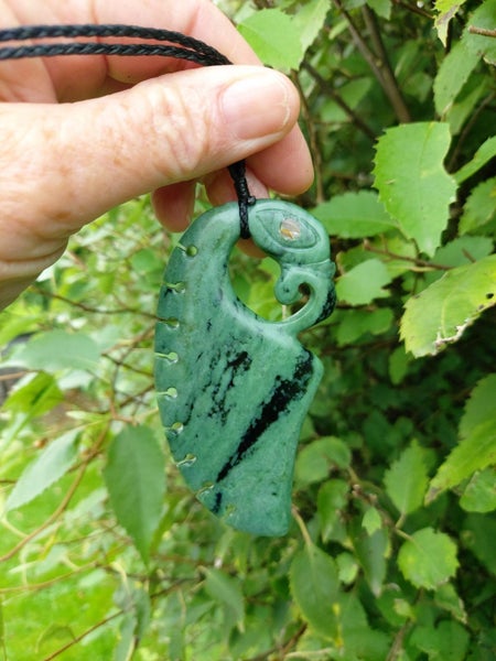 Pounamu Manaia Carousel 2