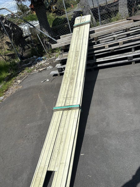 Shiplap Weatherboard 140x19 20m Carousel 2