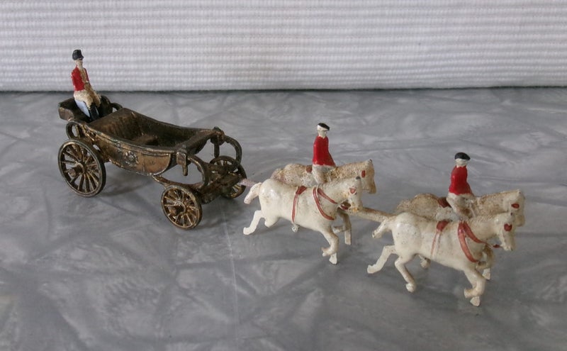 CORONATION COACH HORSES + EXTRA OPEN CARRIAGE HORSES + BOX by CRESCENT TOY CO. Carousel 2