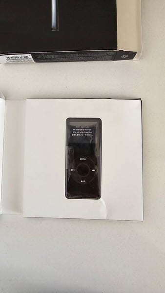 I Pod Nano 1st GEN ! 1gb Black NEW still in plastic ! Carousel 1