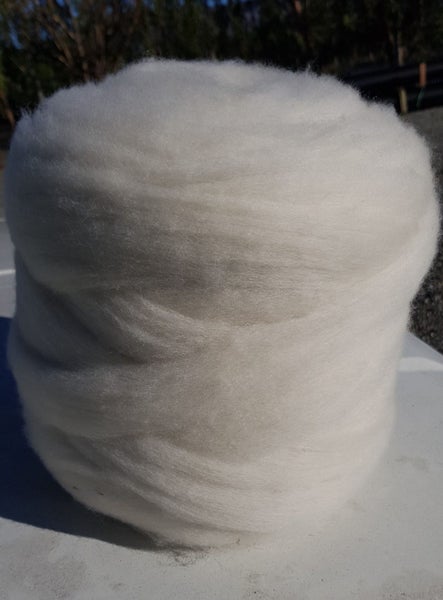 Carded White Natural Wool Fibre 1kg ( FREE SHIPPING ) Carousel 1