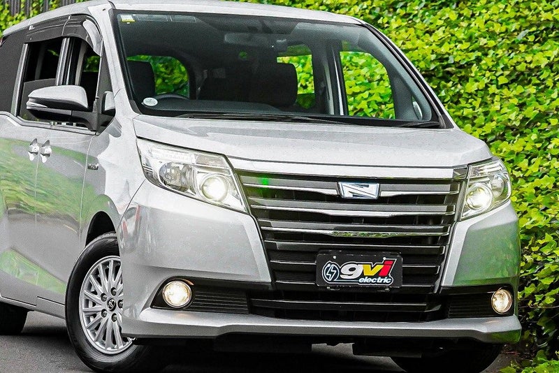 2014 Toyota Noah Hybrid X / Voxy 7 Seater / Rev...64707406768641111