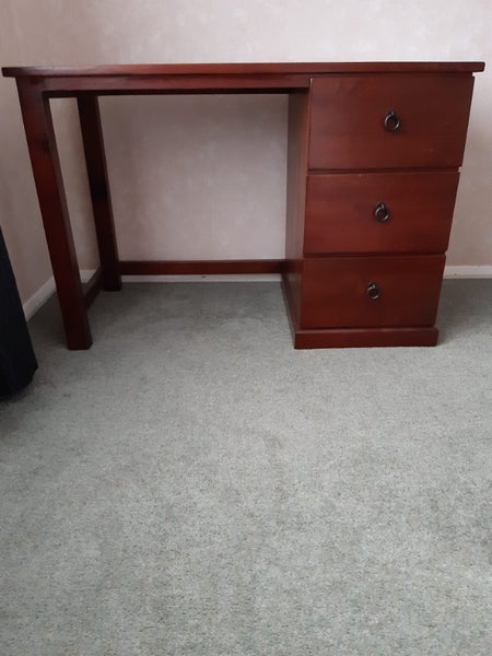Wooden Desk Carousel 2