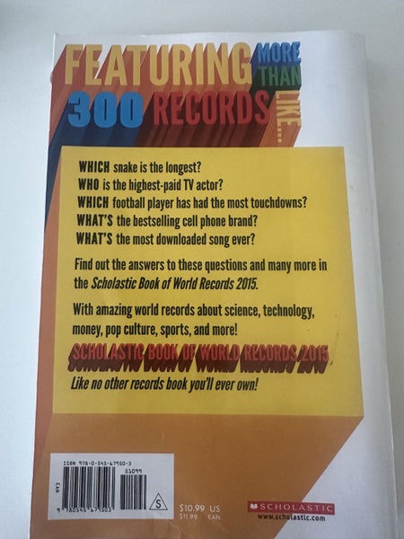 2015 Book of World Records - Scholastic Carousel 2