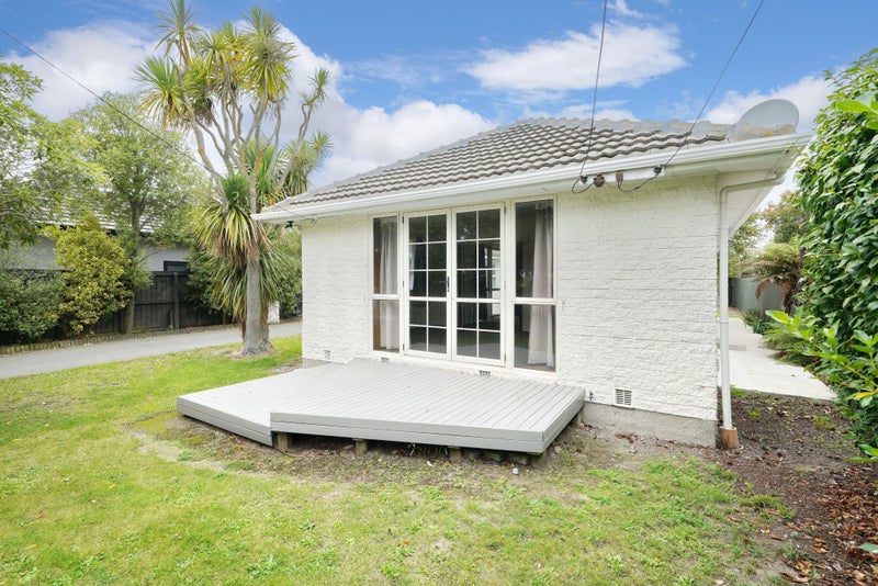 Image 2 of 20