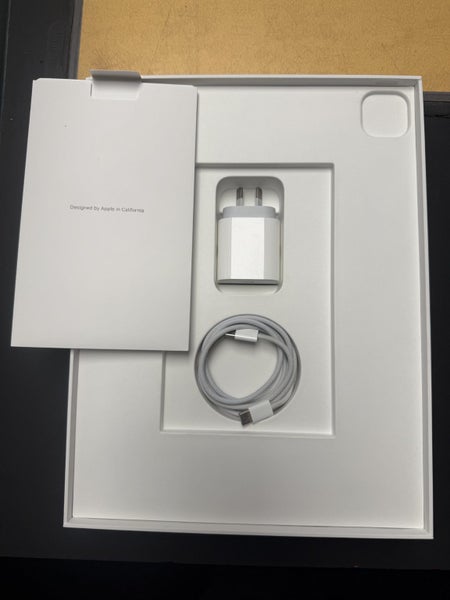 Apple Ipad Pro 12" 6th gen LTE MP203X/A Carousel 3