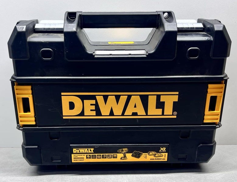 DeWALT XR Cordless Hammer Drill Kit 18 volt 2Ah Carousel 8