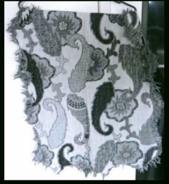 $1NR CUTE GREY PATTERN SCARF Carousel 1